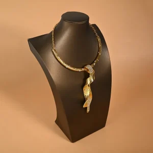 Retro Diamond Rhinestone Pendant Necklace