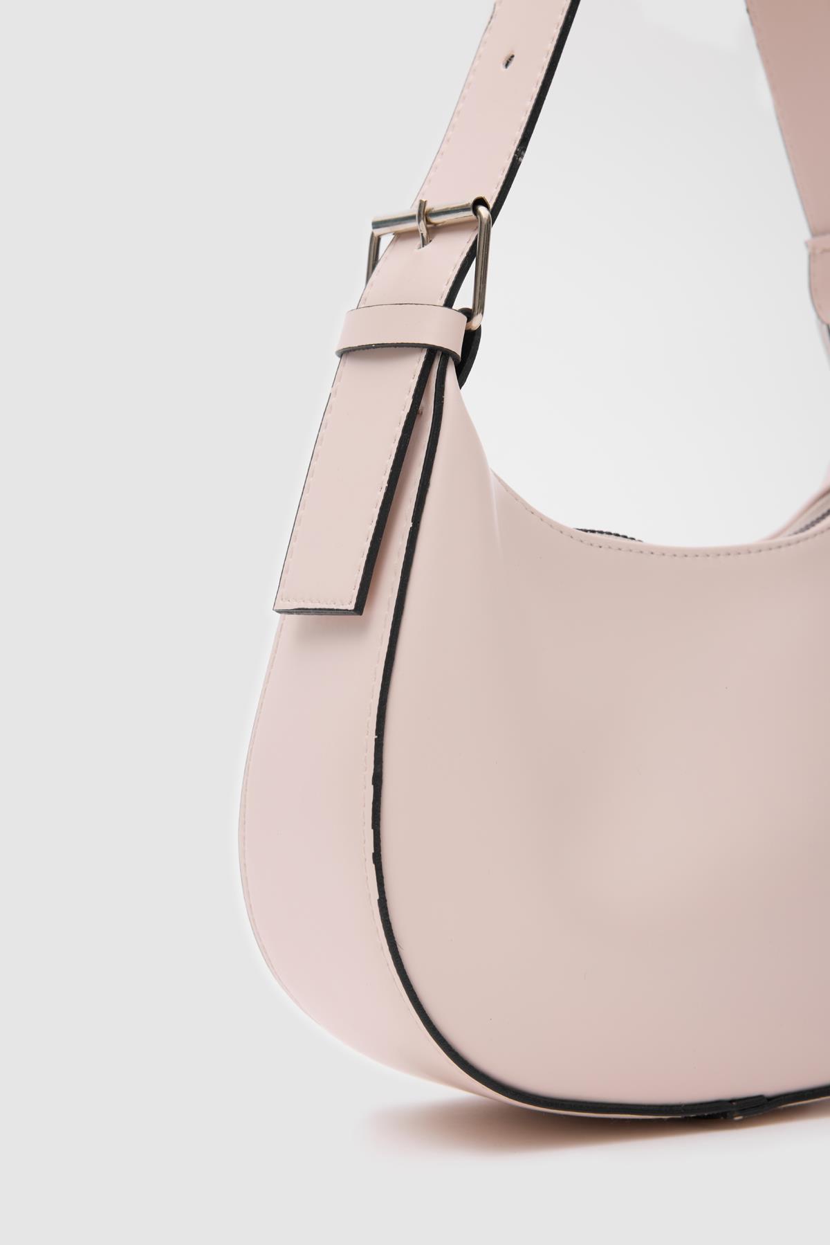 57498139-B450-D52E-6A17-47C3F66CF52E