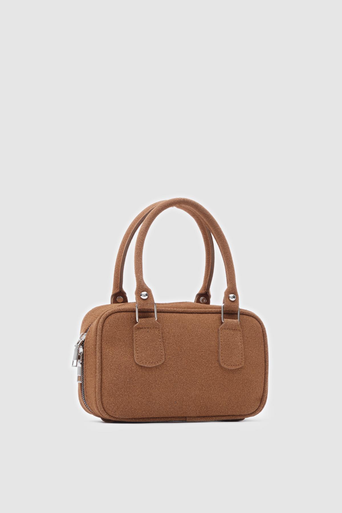 3619C614-8F2A-CDE2-9264-3192AD05ECE1