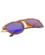 Elegant Frames That Speak of Timeless Style - Image 2