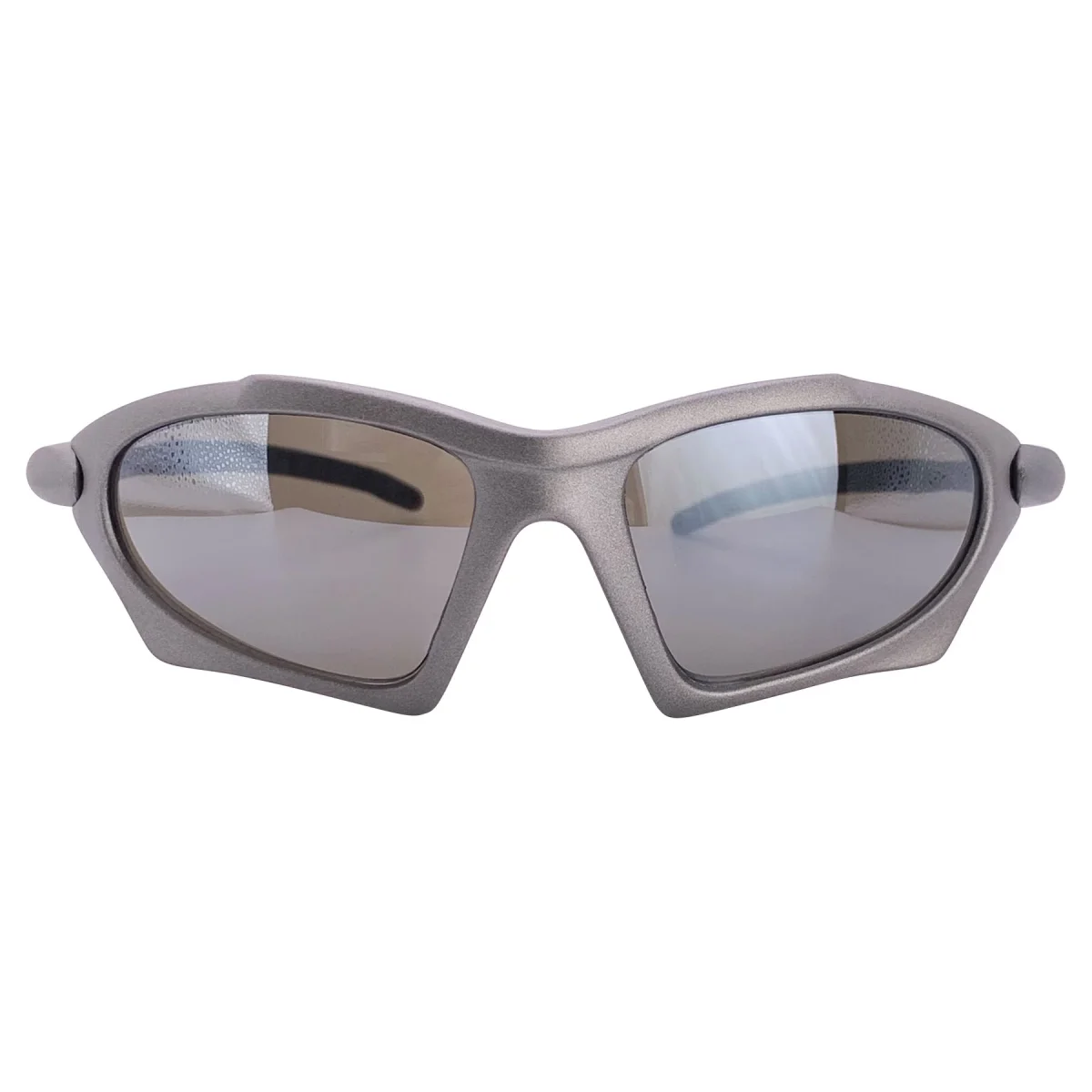 Effortlessly Chic Eyewear for the Modernist - Image 1