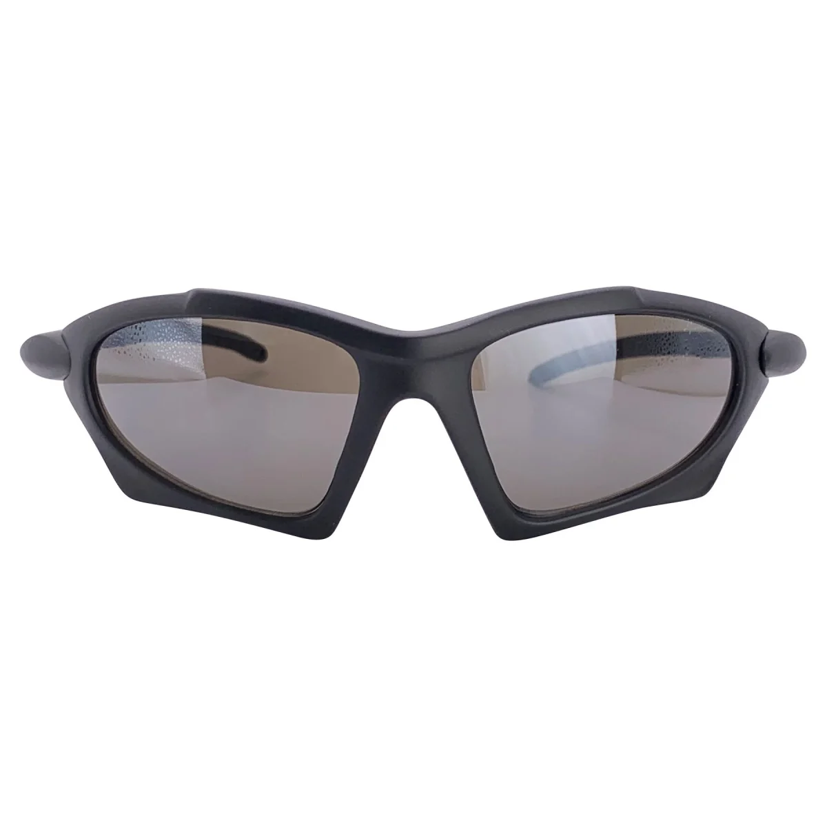 Effortlessly Chic Eyewear for the Modernist - Image 2