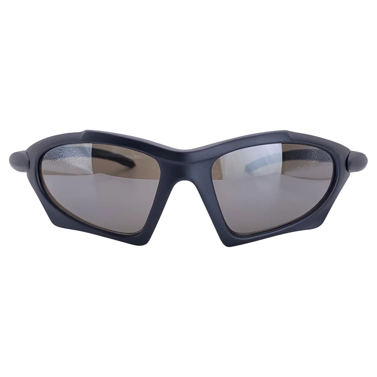 Effortlessly Chic Eyewear for the Modernist - Image 5